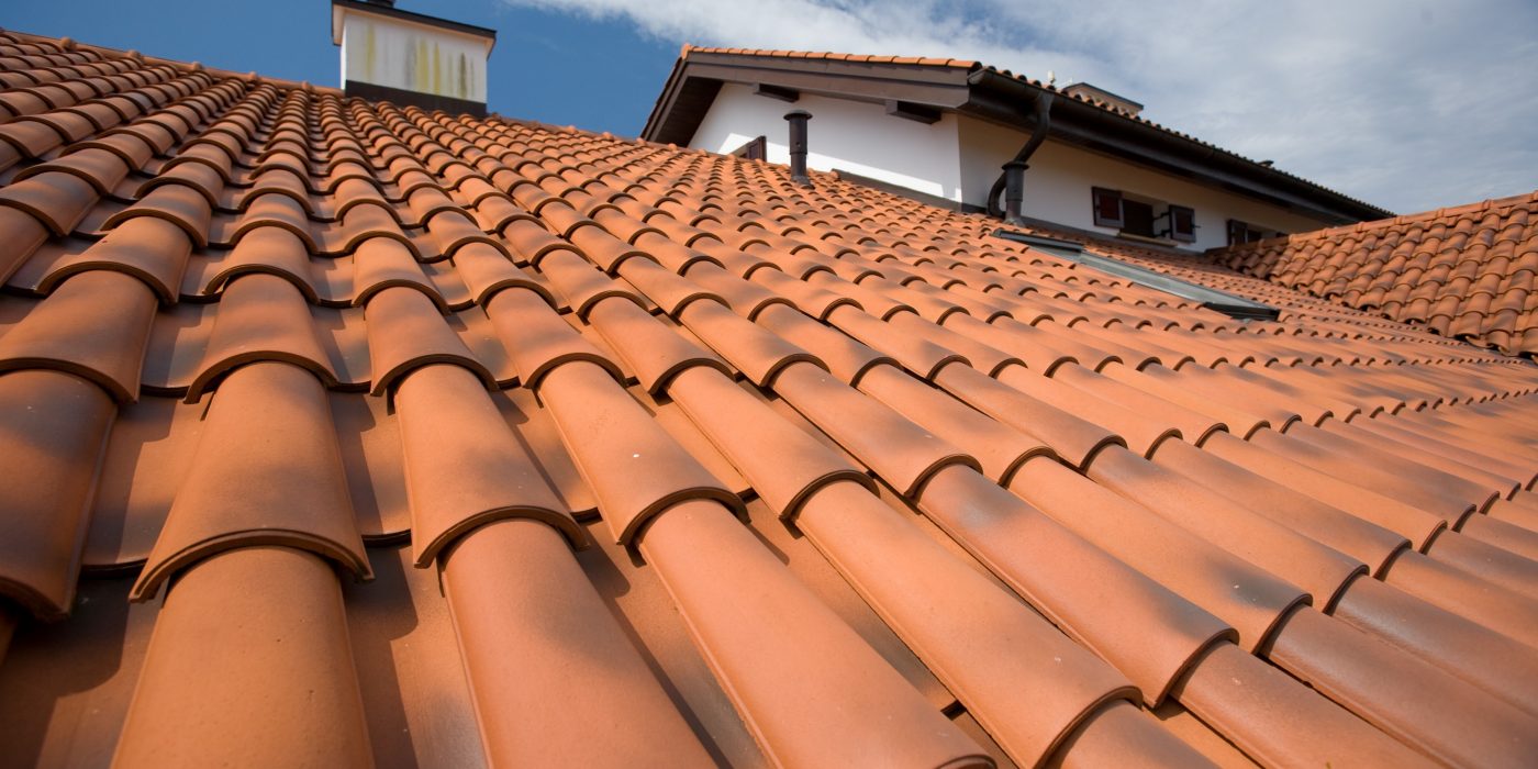 Should you choose a flat roof or a pitched roof?