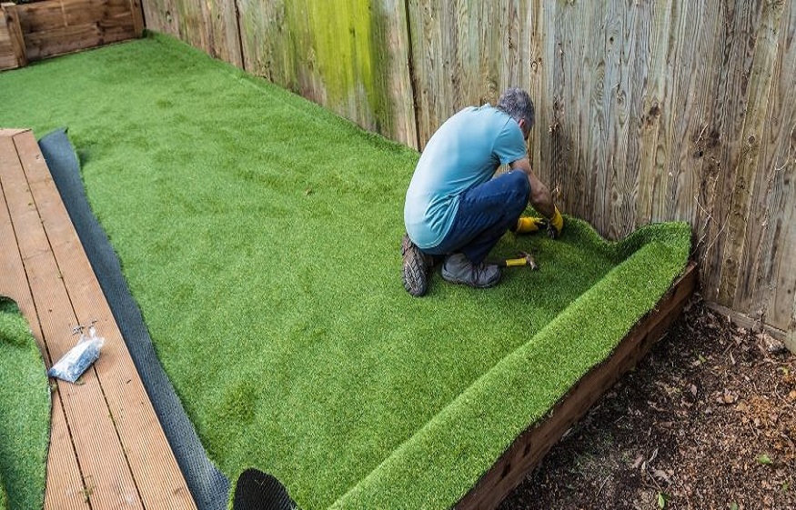 How Does Artificial Turf Installation Increase Home’s Value?