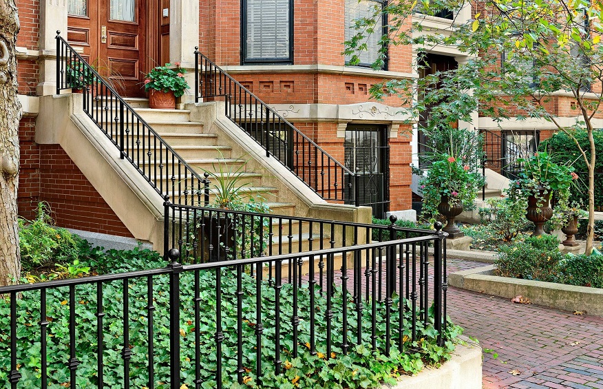 The Beauty of Metal Fences That Look Like Wood