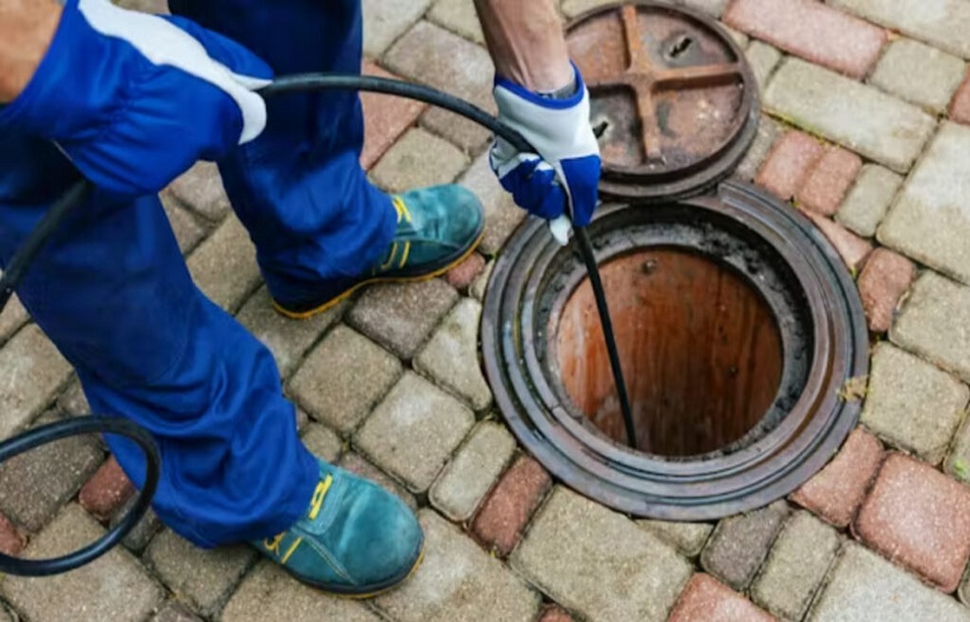 BLOCKED DRAIN VS. SEWER LINE ISSUE: HOW TO TELL THE DIFFERENCE