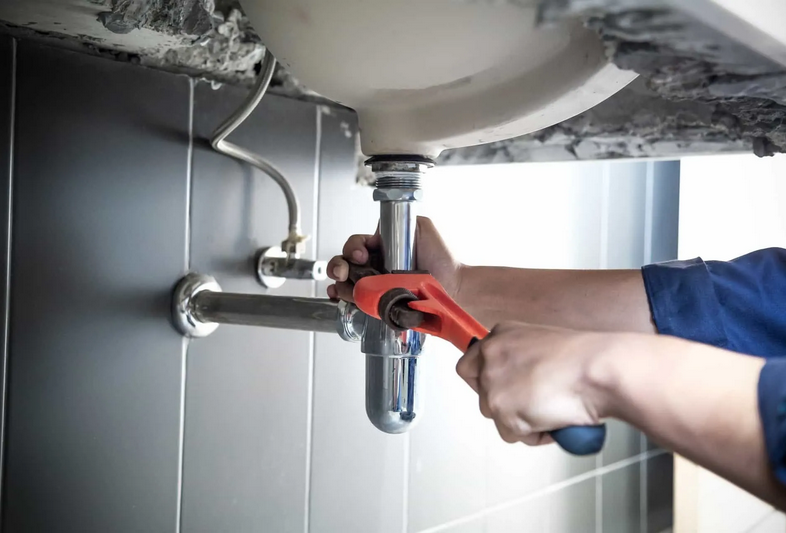 How to Prevent a Minor Plumbing Leak from Becoming a Major Disaster